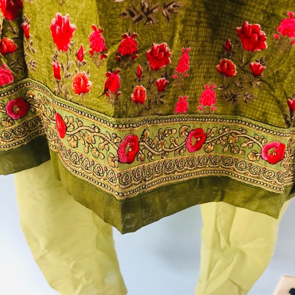 Salwar kameez - Picture 6 of 7